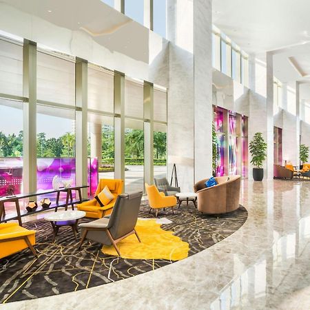 فندق لو ميريديان بوتراجايا المظهر الخارجي الصورة The lobby of the hotel