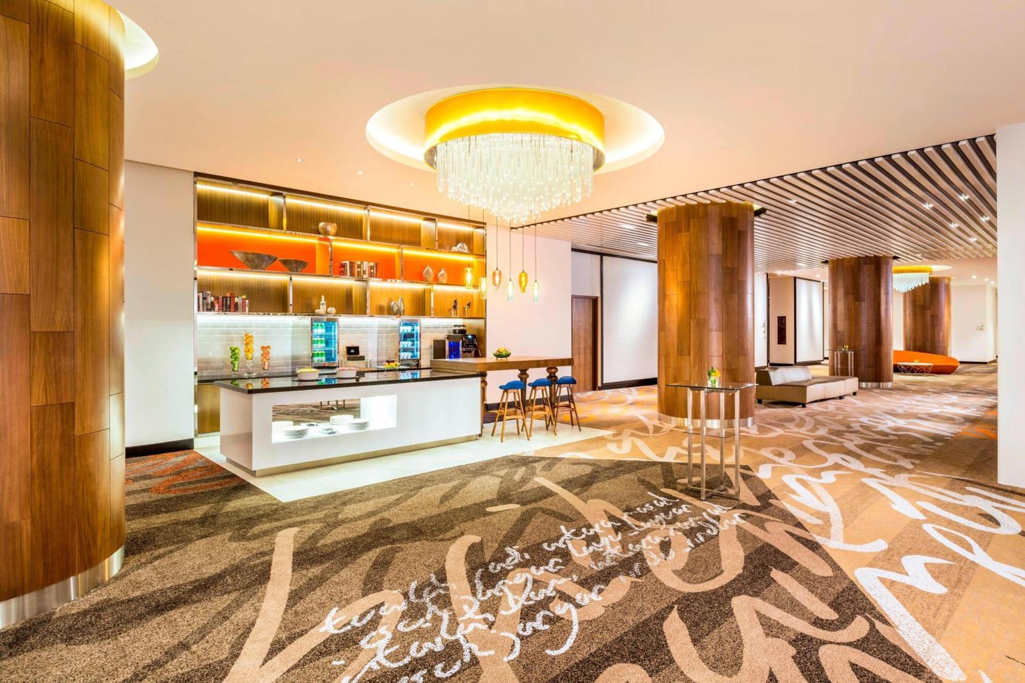 فندق لو ميريديان بوتراجايا المظهر الخارجي الصورة The lobby of the hotel