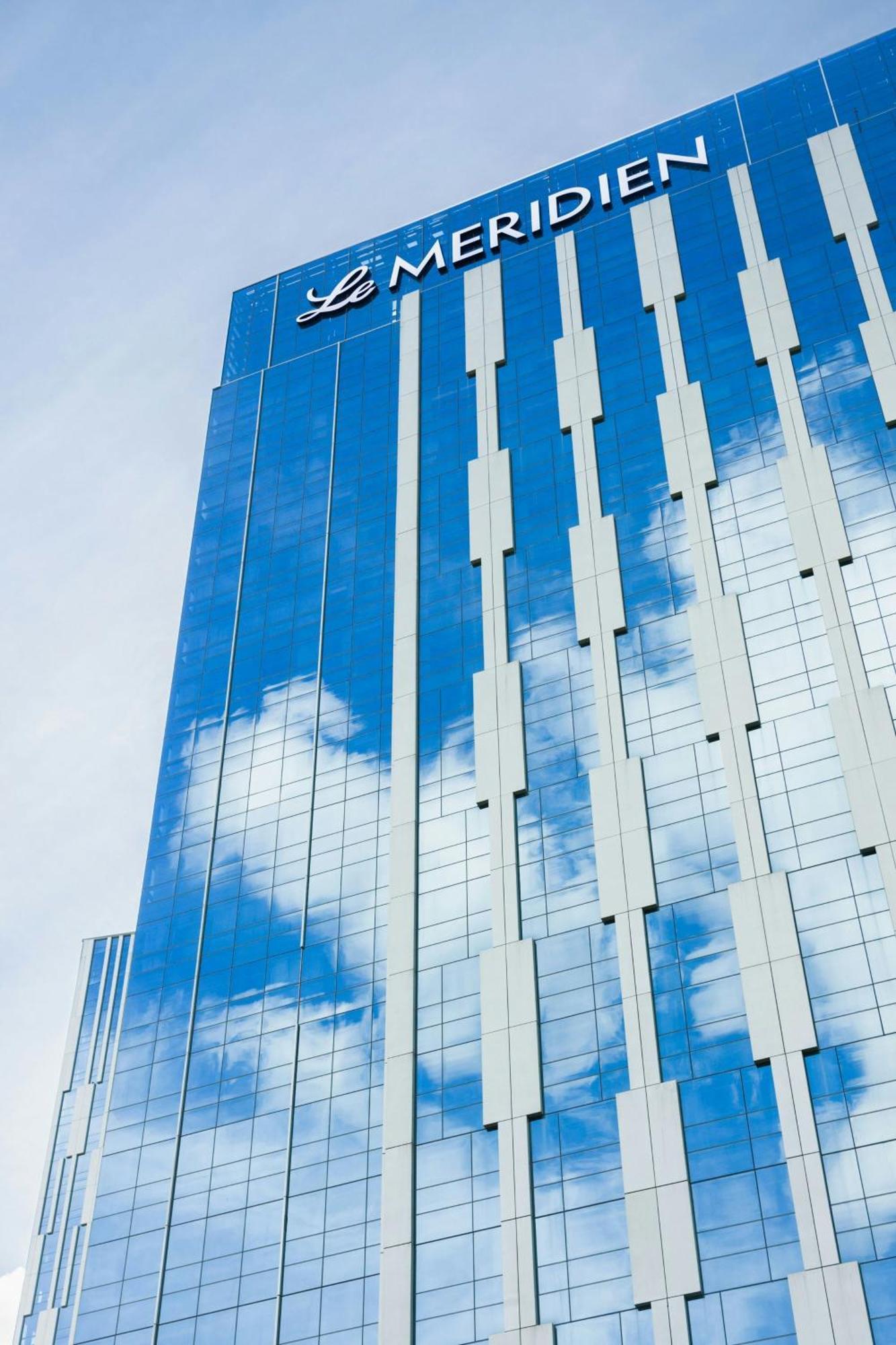 فندق لو ميريديان بوتراجايا المظهر الخارجي الصورة The building's facade